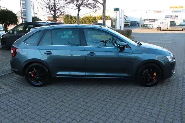 Gebraucht Skoda Rapid Ambition 110 PS (80 kW) 2018 Grau (metallic) Kleinwagen