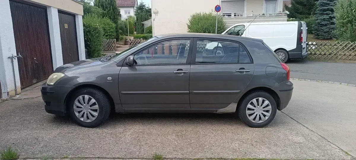 Gebraucht Toyota Corolla 97 PS (71 kW) 2003 Grau Kleinwagen