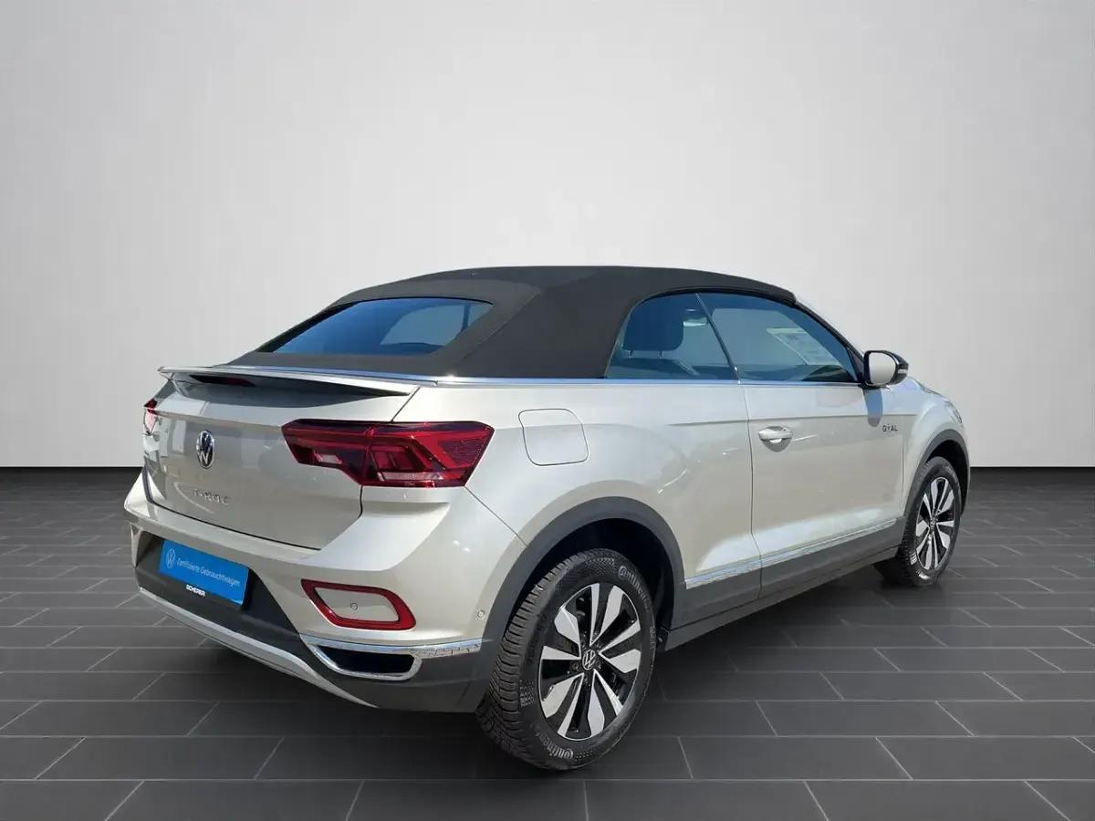 Gebraucht VW T-Roc 150 PS (110 kW) 2025 Ivory silver metallic schwarz (metallic) SUV