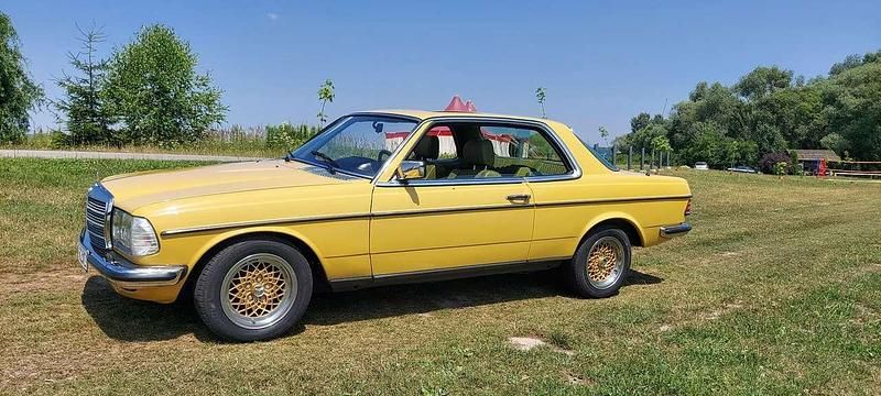 Gelb Gebraucht 1980 Mercedes 280 Coupé | 18.900 € - Bild 1/4