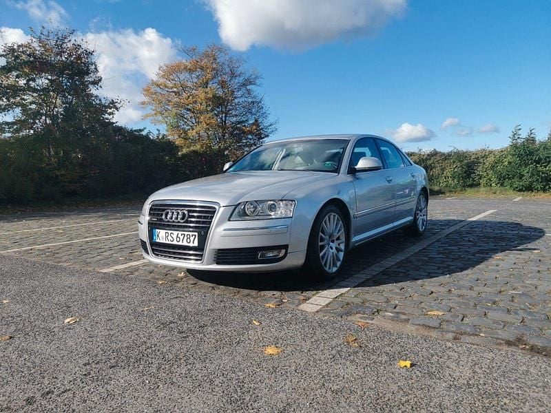 Silber Gebraucht 2009 Audi A8 Ambiente Limousine | 9.500 € (Guter Preis) - Bild 1/4