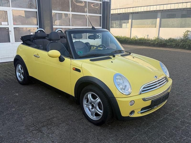Second-hand Mini Cooper Cabriolet 116 CP (85 kW) 2004 Galben Cabrio