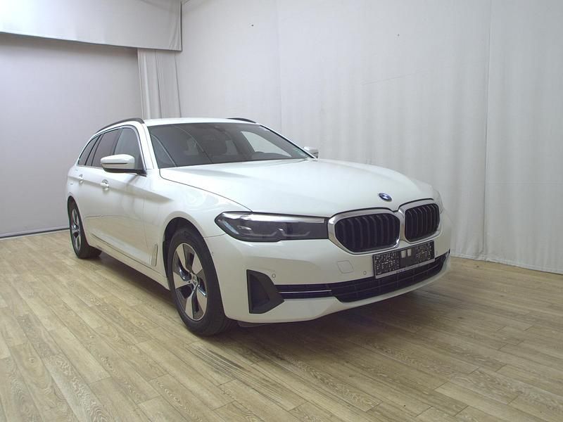 Gebraucht BMW 520 190 PS (139 kW) 2022 Weiss Kombi