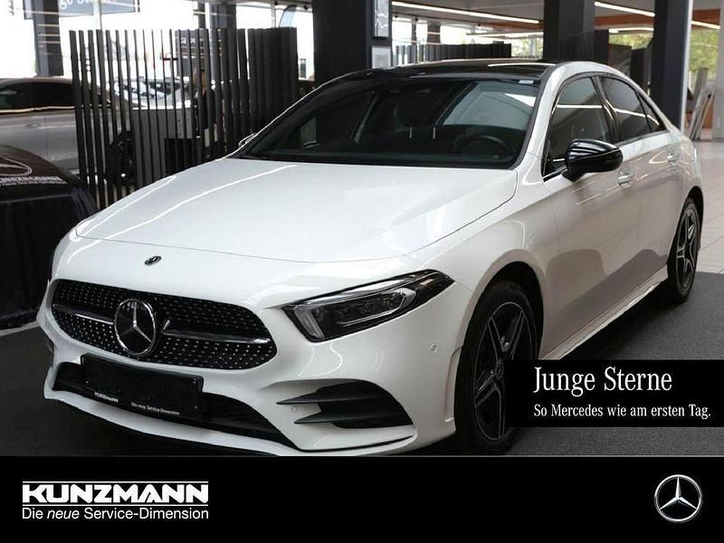 Polarweiss Gebraucht 2022 Mercedes A250 AMG Limousine | 31.430 € (Etwas zu teuer) - Bild 1/4