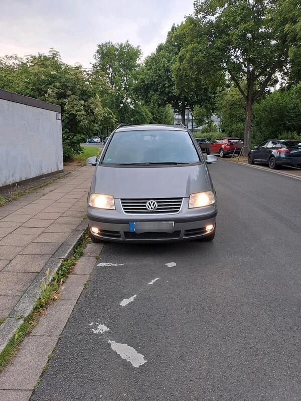 Grau Gebraucht 2005 VW Sharan Van / Kleinbus | 2.350 € (Fairer Preis) - Bild 1/4