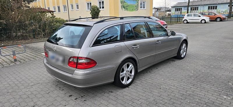 Gebraucht Mercedes E280 190 PS (139 kW) 2008 Gold Kombi