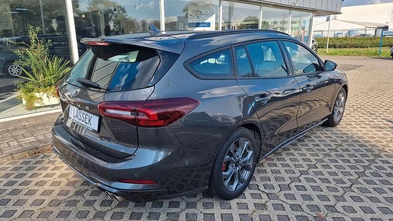 Gebraucht Ford Focus ST-Line 155 PS (114 kW) 2025 Grau Limousine
