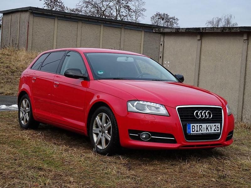 Gebraucht Audi A3 Ambiente 140 PS (102 kW) 2012 Rot Kleinwagen