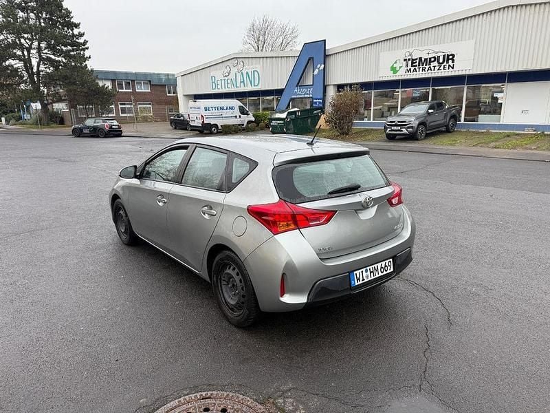 Gebraucht Toyota Auris Comfort 132 PS (97 kW) 2014 Grau Limousine