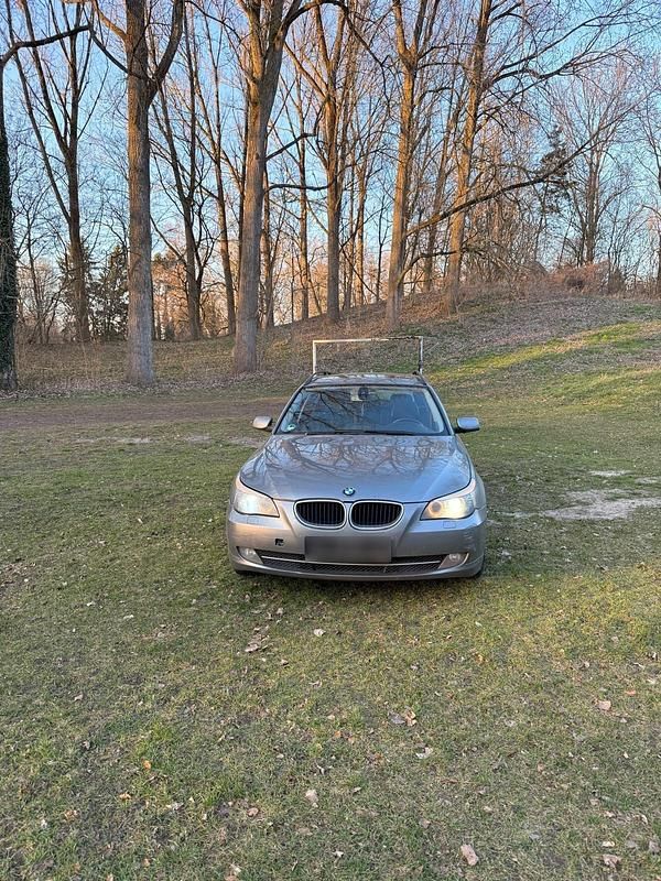 Gebraucht BMW 520 177 PS (130 kW) 2008 Grau Kombi