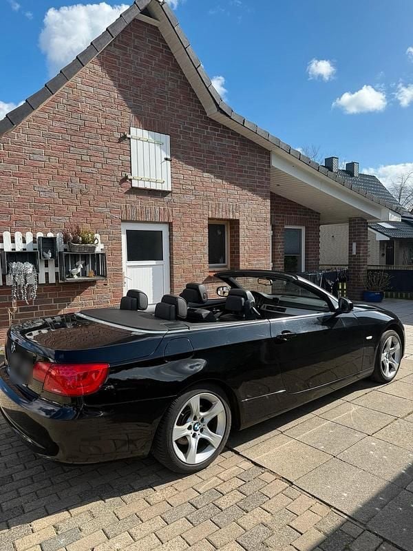 Gebraucht BMW 318 Cabriolet 143 PS (105 kW) 2010 Schwarz Cabrio