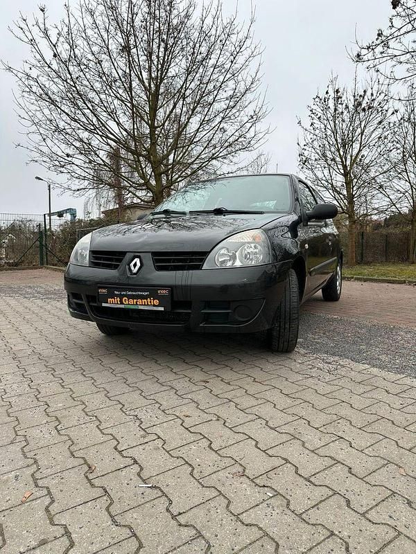 Schwarz Gebraucht 2008 Renault Clio II Dynamique Limousine | 1.999 € (Guter Preis) - Bild 1/4