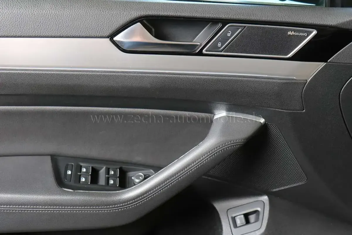 Gebraucht VW Passat Highline 239 PS (175 kW) 2016 Deepblack Kombi