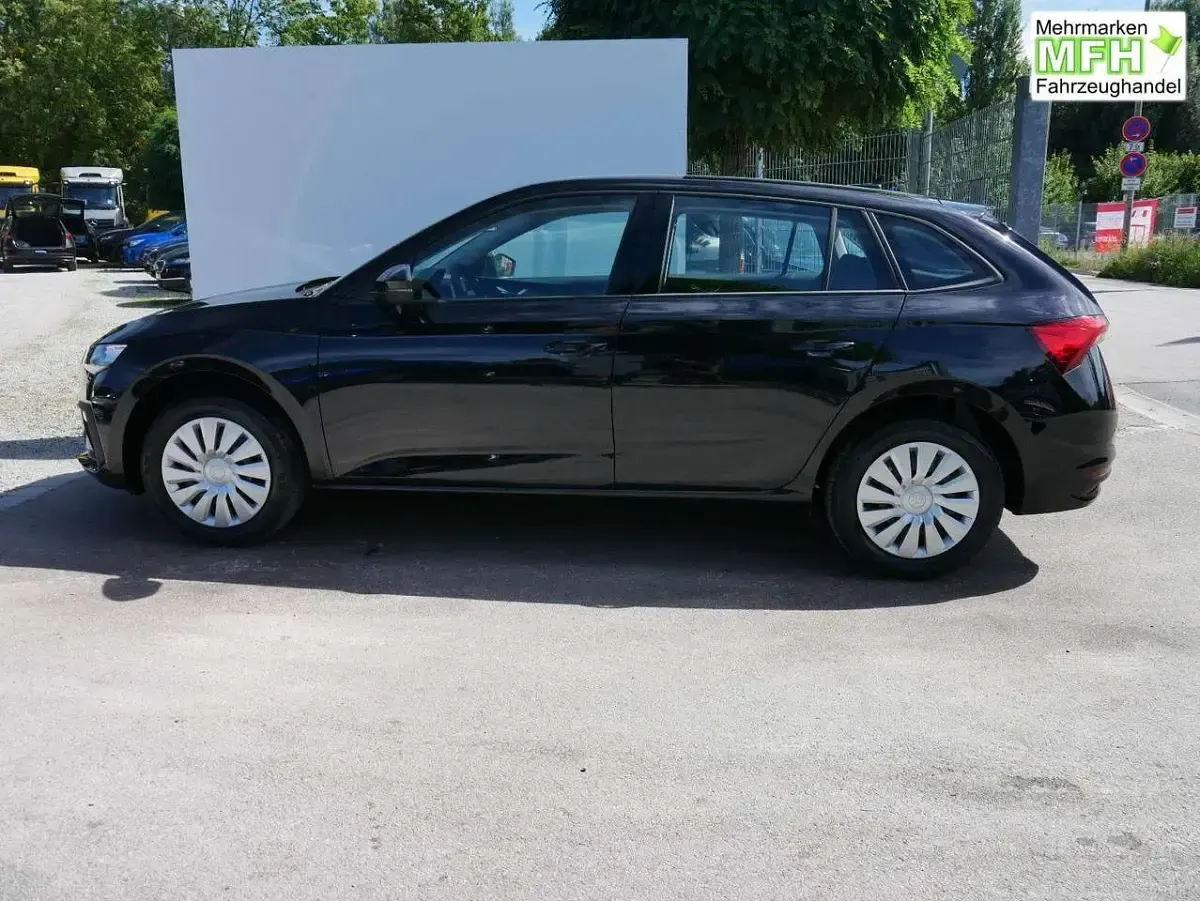 Neu Skoda Scala Selection 116 PS (85 kW) 2025 Blackmagic perleffekt Kleinwagen