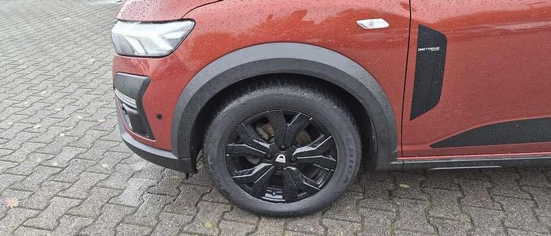 Gebraucht Dacia Jogger Extreme 91 PS (66 kW) 2022 Terrakottabraun (metallic) Van / Kleinbus