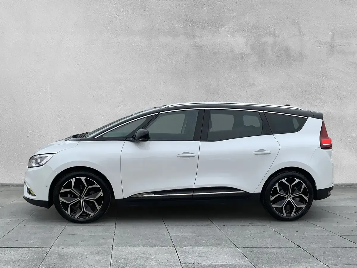 Gebraucht Renault Grand Scénic IV Techno 140 PS (102 kW) 2022 Perlmuttweiß / schwarz Van / Kleinbus