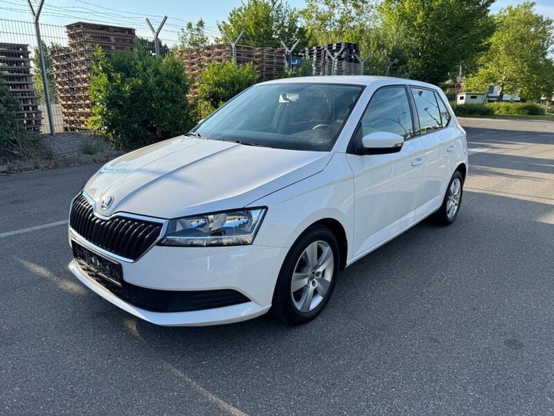 Weiß Gebraucht 2021 Skoda Fabia Cool Plus Kleinwagen | 13.350 € (Guter Preis) - Bild 1/4