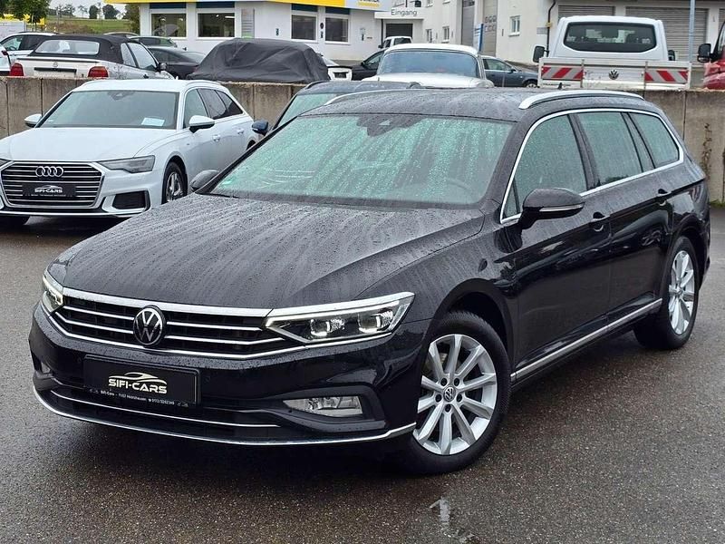 Schwarzmetallic Gebraucht 2021 VW Passat Elegance Kombi | 24.990 € (Guter Preis) - Bild 1/4