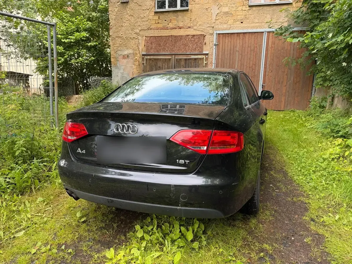 Gebraucht Audi A4 120 PS (88 kW) 2009 Schwarz Limousine