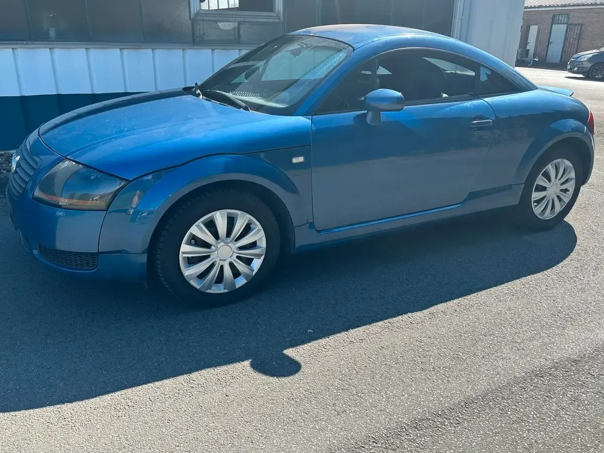 Second-hand Audi TT 180 CP (132 kW) 1999 Albastru Coupe