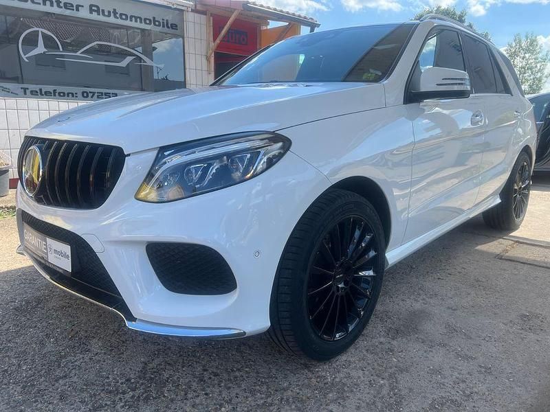 Weiß Gebraucht 2015 Mercedes GLE350 AMG SUV | 30.990 € (Teuer) - Bild 1/4