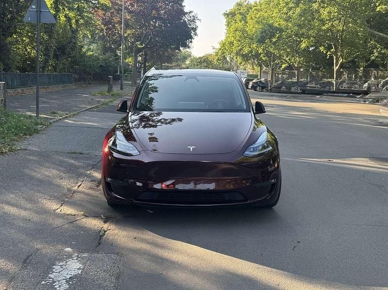 Rot Gebraucht 2024 Tesla Model Y Performance SUV | 40.500 € (Fairer Preis) - Bild 1/4