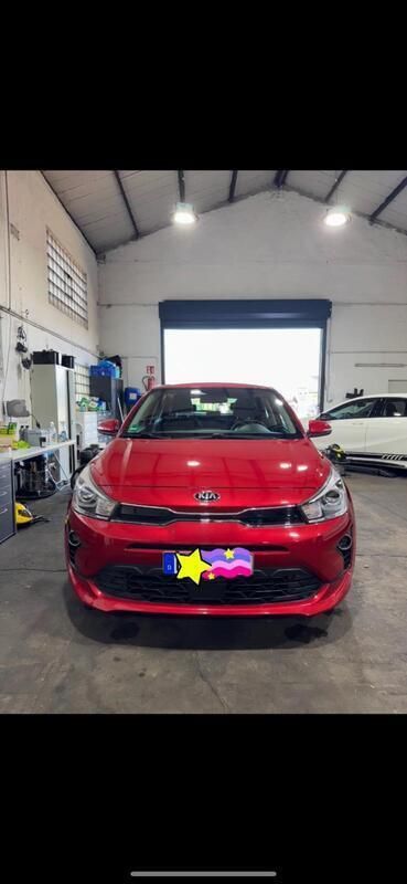 Rot Gebraucht 2021 Kia Rio 2 Kleinwagen | 18.000 € (Teuer) - Bild 1/4