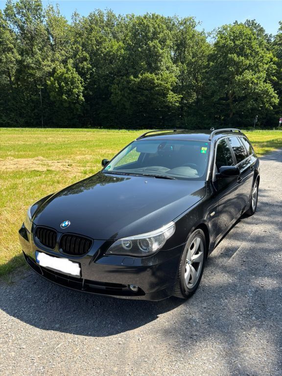Schwarz Gebraucht 2006 BMW 523 Kombi | 6.000 € (Fairer Preis) - Bild 1/4