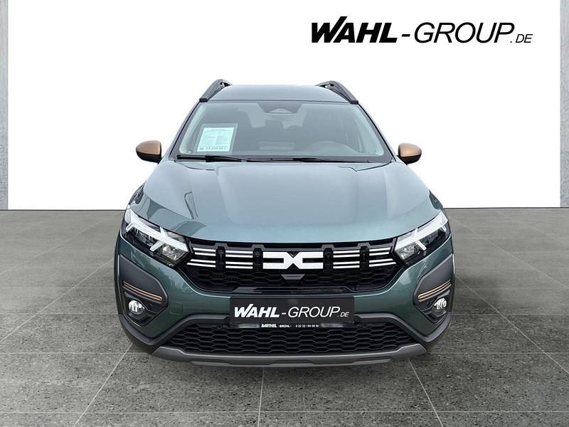 Neu Dacia Jogger Extreme 101 PS (74 kW) 2025 Grün Van / Kleinbus