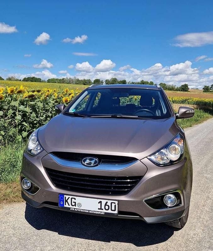 Grau Gebraucht 2012 Hyundai ix35 Style SUV | 8.500 € (Fairer Preis) - Bild 1/4