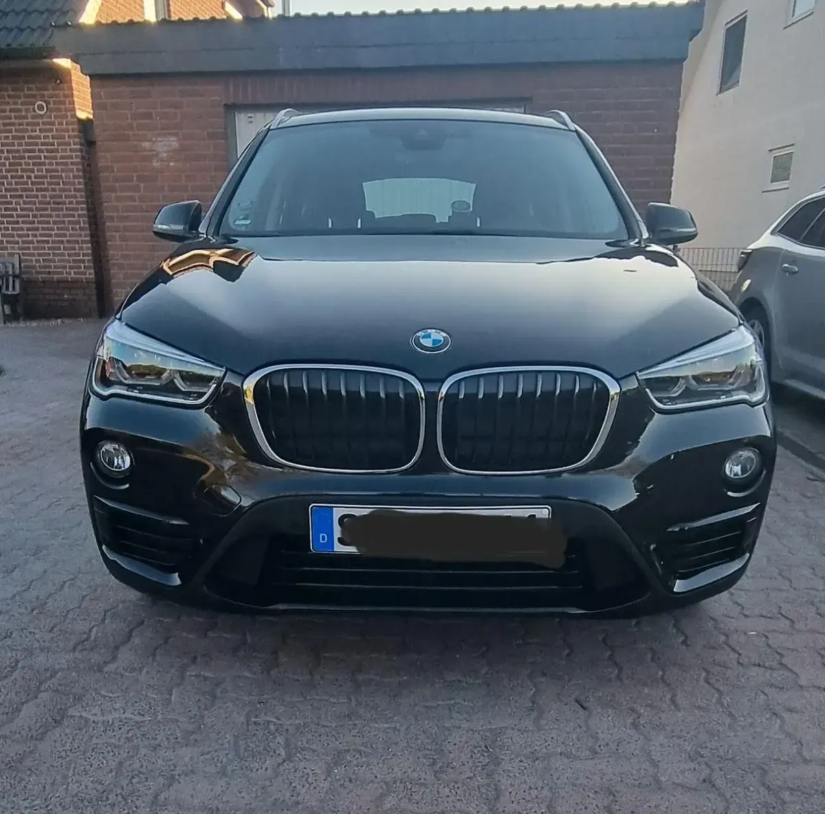 Second-hand BMW X1 Sport Line 150 CP (110 kW) 2018 Negru SUV
