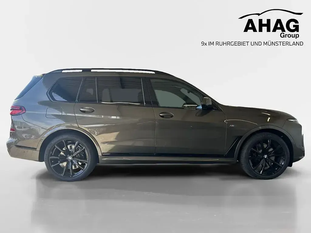 Neu BMW X7 Sport Line 352 PS (258 kW) 2026 Grau SUV