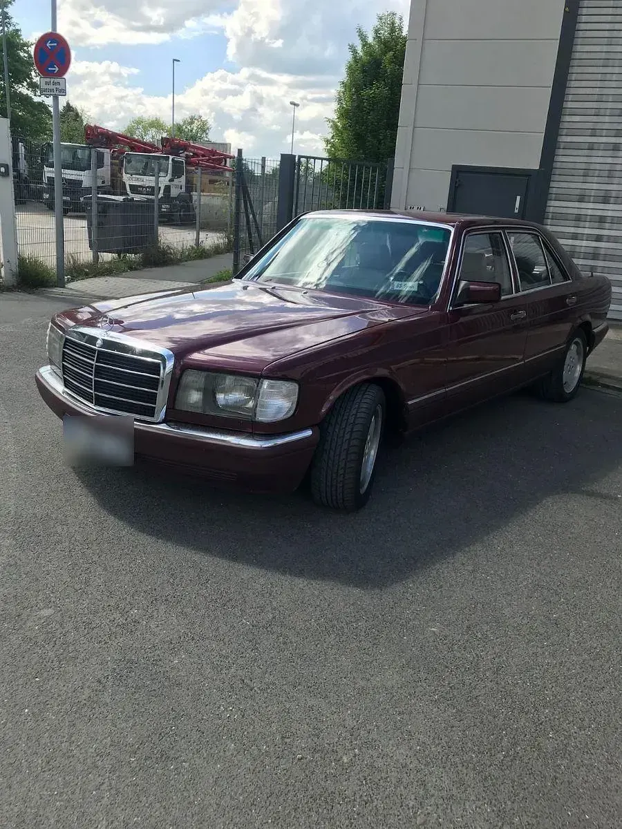 Gebraucht Mercedes S300 137 PS (100 kW) 1989 Rot Limousine