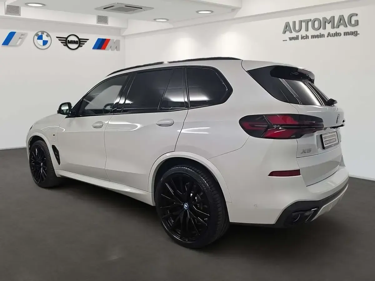 Gebraucht BMW X5 M Sport 309 PS (227 kW) 2025 Mineralweiss SUV