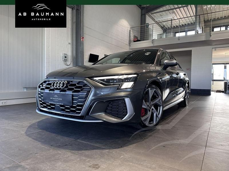 Grau daytonagrau perleffekt (metallic) Gebraucht 2021 Audi S3 Sport Limousine | 32.990 € (Fairer Preis) - Bild 1/3