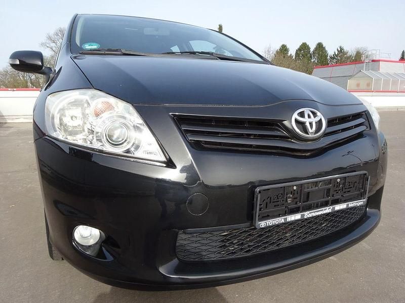 Gebraucht Toyota Auris Life 99 PS (72 kW) 2012 Schwarz Limousine