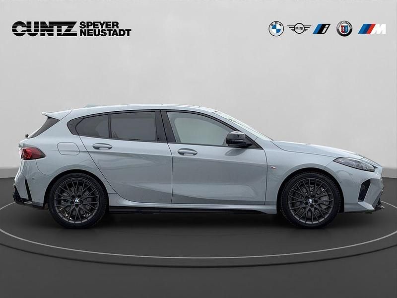 Gebraucht BMW M135 Performance 300 PS (220 kW) 2025 M brooklyn grau Kleinwagen