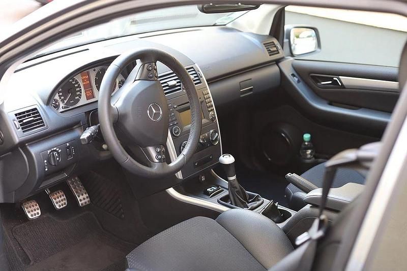 Gebraucht Mercedes A150 Avantgarde 95 PS (69 kW) 2009 Grau Limousine