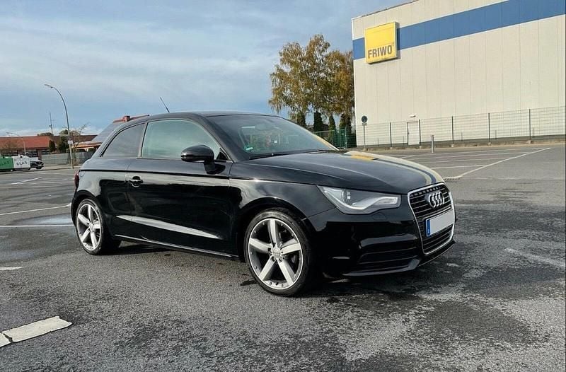 Schwarz Gebraucht 2011 Audi A1 Kleinwagen | 6.290 € (Etwas zu teuer) - Bild 1/4