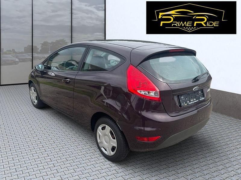 Gebraucht Ford Fiesta Trend 82 PS (60 kW) 2011 Rot Kleinwagen
