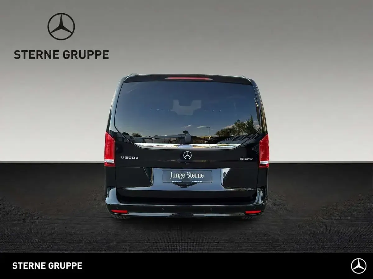 Gebraucht Mercedes V300 Avantgarde Edition 237 PS (174 kW) 2023 Obsidianschwarz Van / Kleinbus