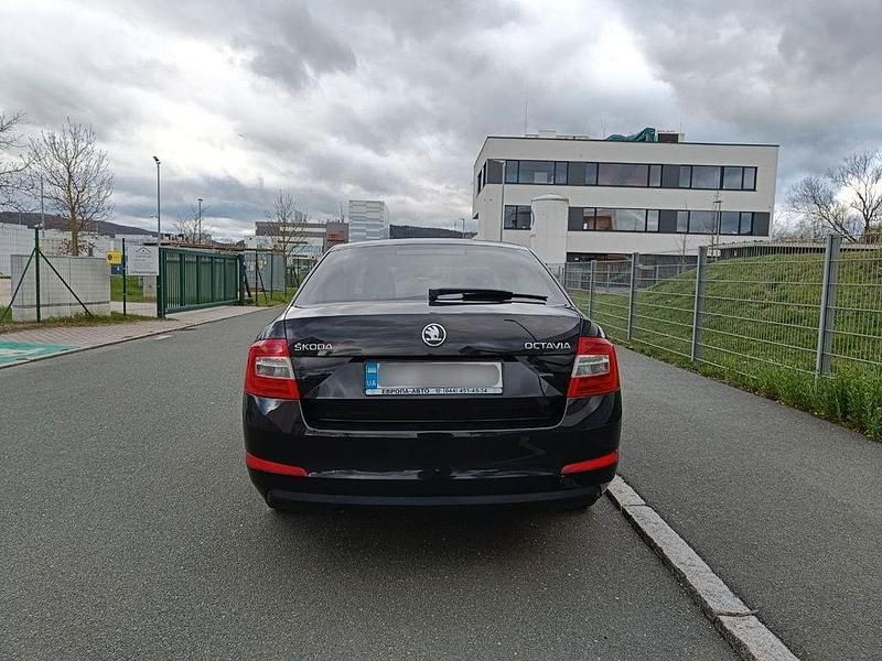 Gebraucht Skoda Octavia Ambition 140 PS (102 kW) 2014 Schwarz Kombi