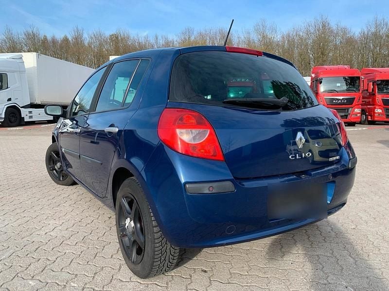 Gebraucht Renault Clio II 111 PS (81 kW) 2007 Blau Kleinwagen