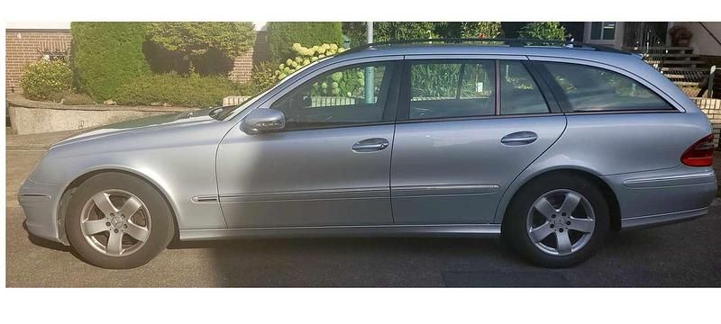 Silber Gebraucht 2006 Mercedes E280 Classic Kombi | 4.000 € (Fairer Preis) - Bild 1/4