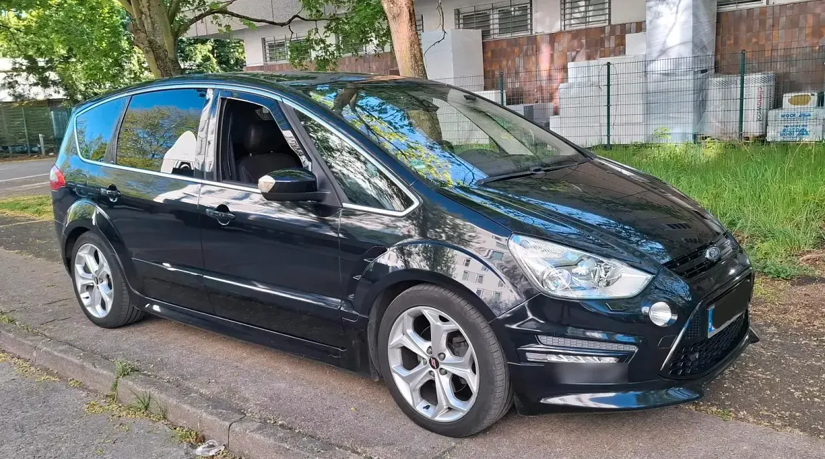 Używany Ford S-MAX S 2010 Czarny Minivan