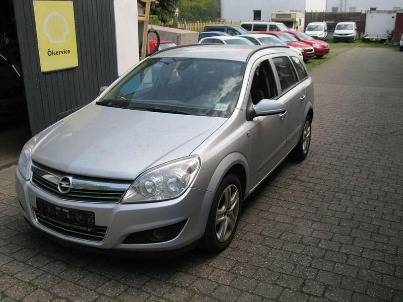 Gebraucht Opel Astra 90 PS (66 kW) 2008 Silber Kombi