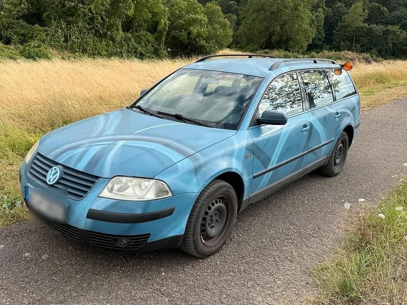 Andere außenfarben Gebraucht 2001 VW Passat Kombi | 2.750 € (Fairer Preis) - Bild 1/4