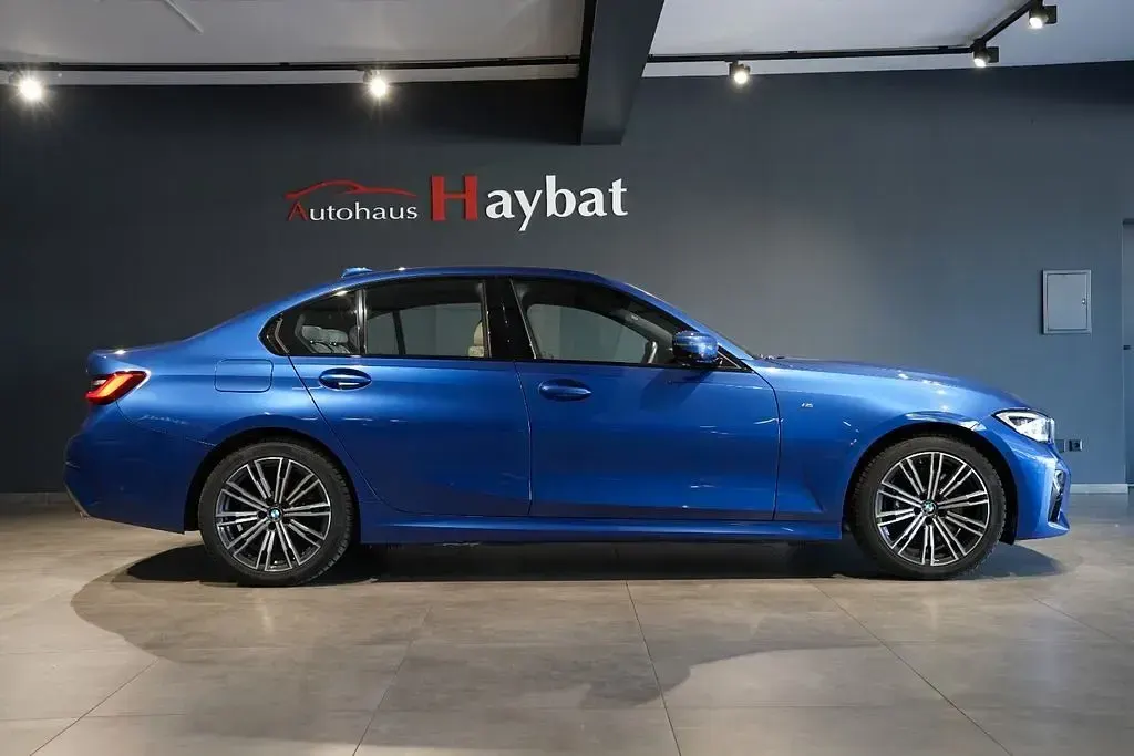 Gebraucht BMW 330e M Sport 292 PS (214 kW) 2020 Blau Limousine