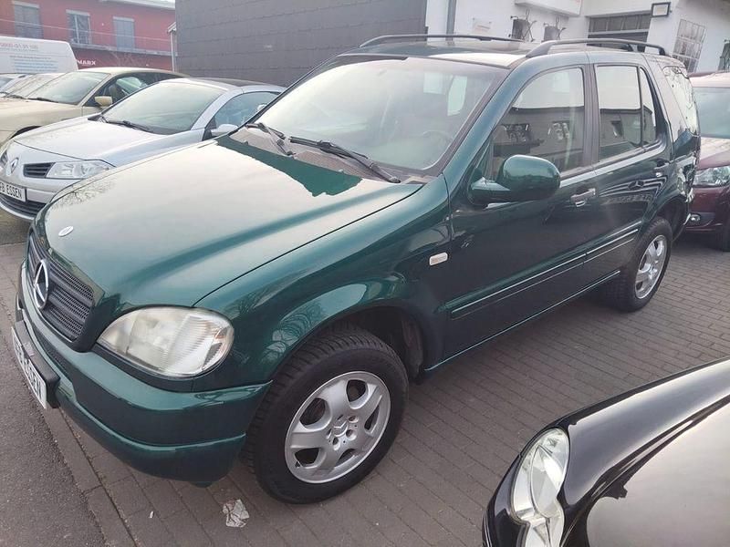Gebraucht Mercedes ML320 218 PS (160 kW) 2000 Grün SUV
