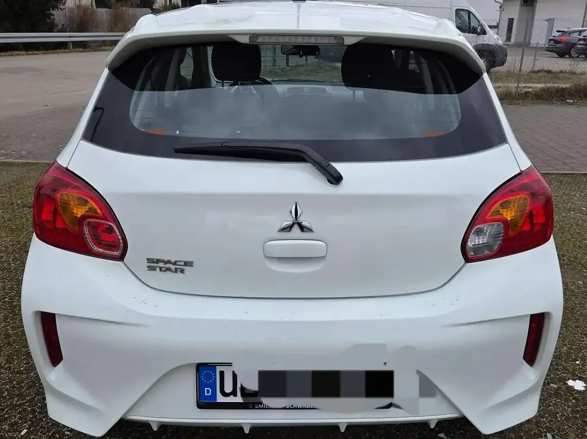 Gebraucht Mitsubishi Space Star Select 71 PS (52 kW) 2022 Weiß Kleinwagen